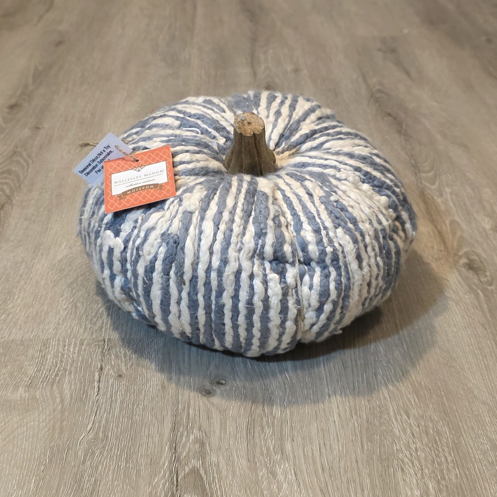 Wellesley Manor Yarn Blue & White Pumpkin Accent Pillow Boho French Farmhouse